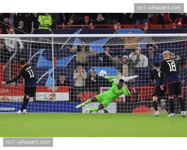 林德洛夫拉拽犯规送点球 曼联中卫防守动作规范性需加强 林德洛夫拉拽犯规送点球 曼联中卫防守动作规范性需加强